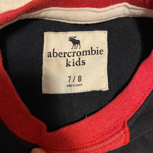 Boys size 7/8 sweatshirt - Picture 3 of 3